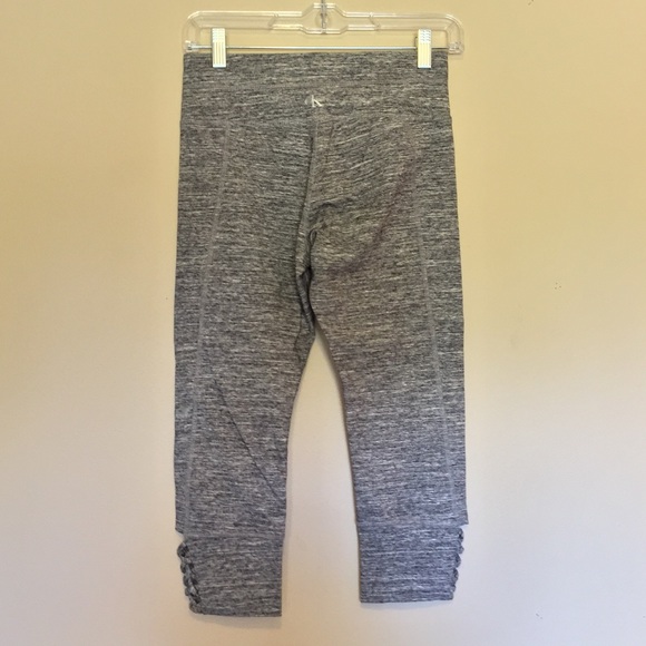 Calvin Klein Gray Crisscross Cropped Leggings Sz S - Picture 3 of 7